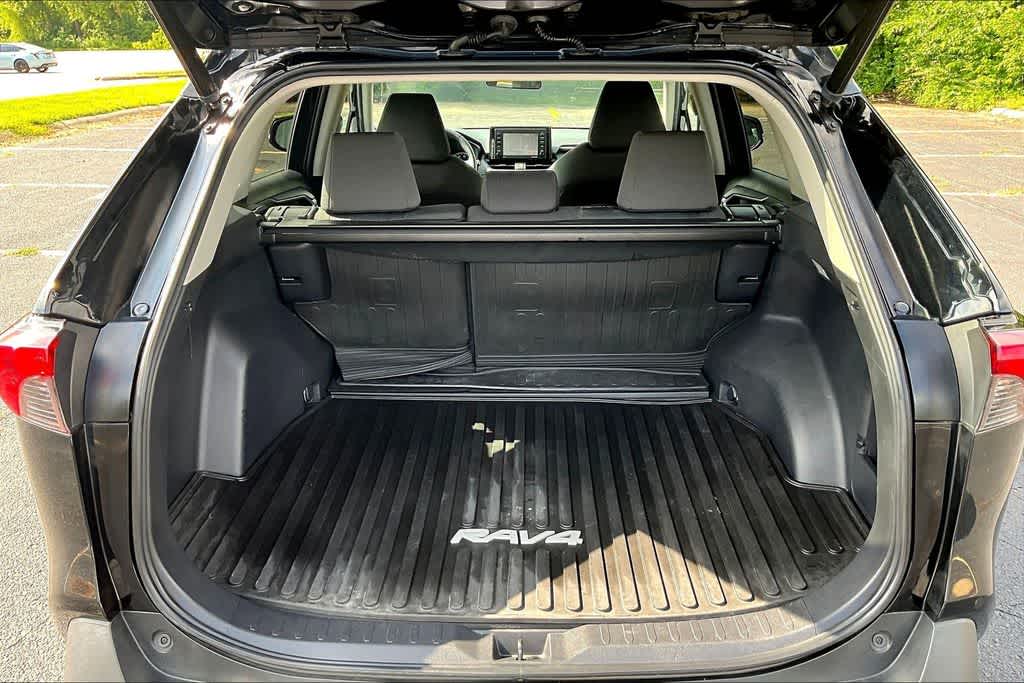 Thumbnail: 2021 Toyota RAV4 - 9