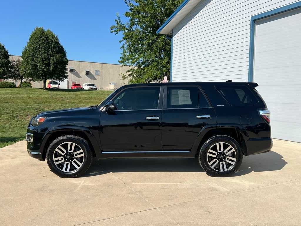 2022 Toyota 4Runner Limited photo 3