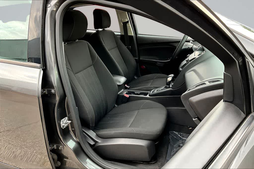 Thumbnail: 2016 Ford Focus - 6