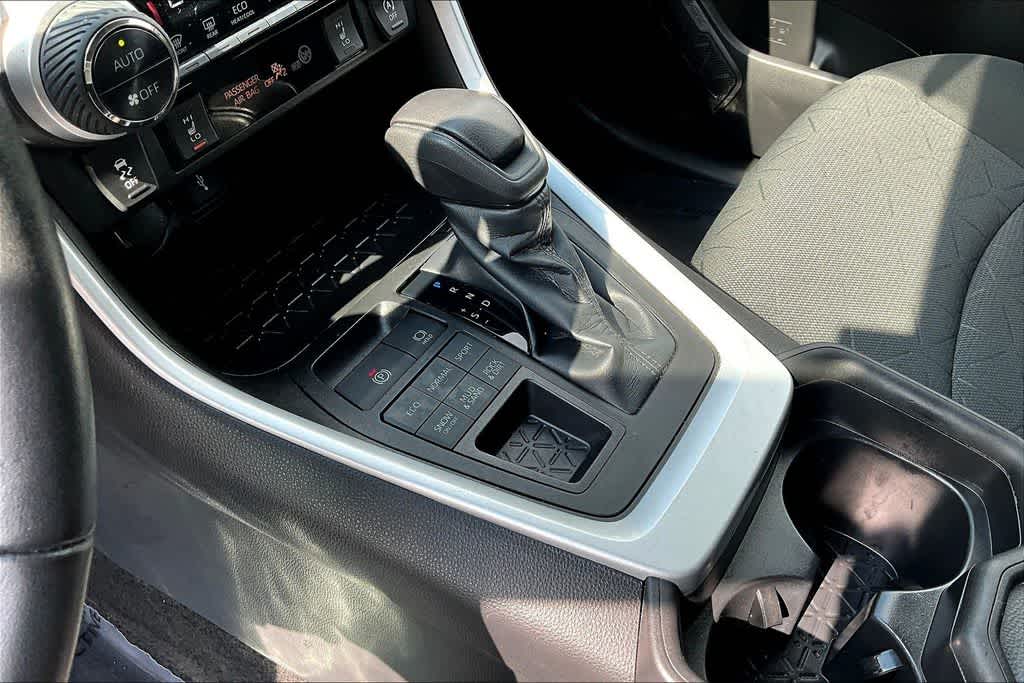 Thumbnail: 2021 Toyota RAV4 - 14
