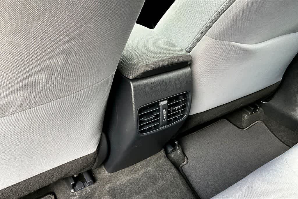 2024 Toyota Corolla Cross S - Photo 25