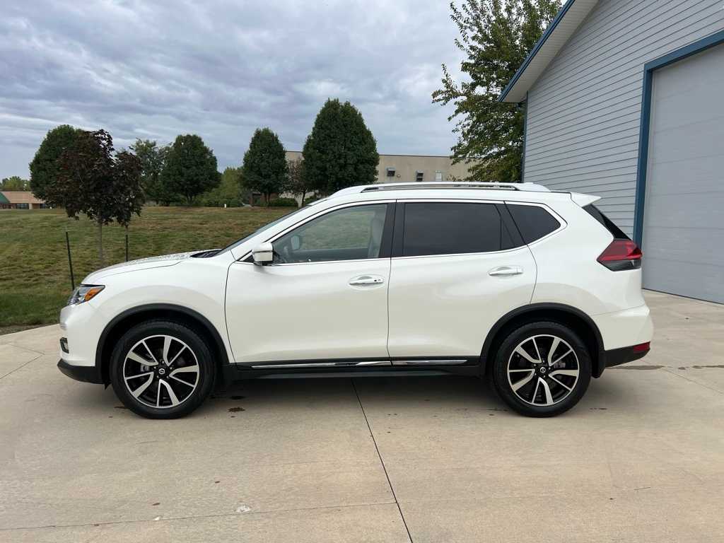 2018 Nissan Rogue SL photo 3