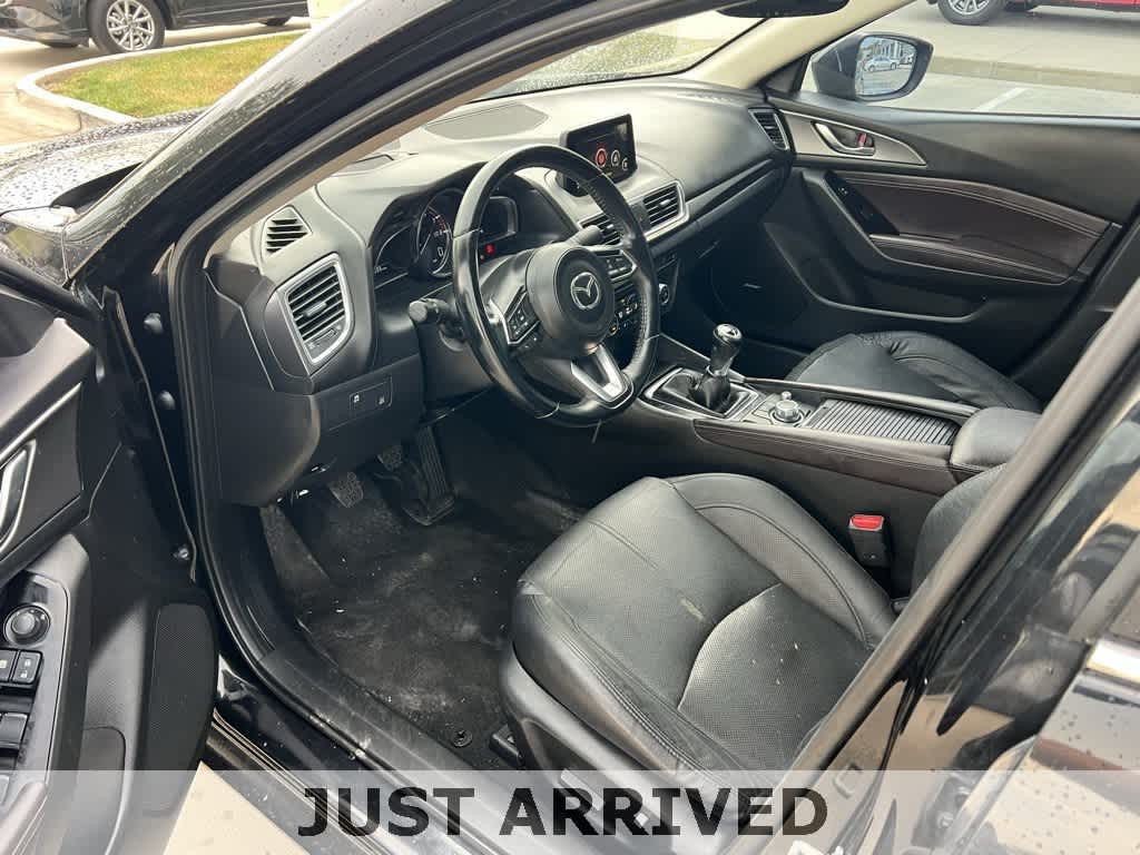 2017 Mazda Mazda3 Grand Touring photo 2