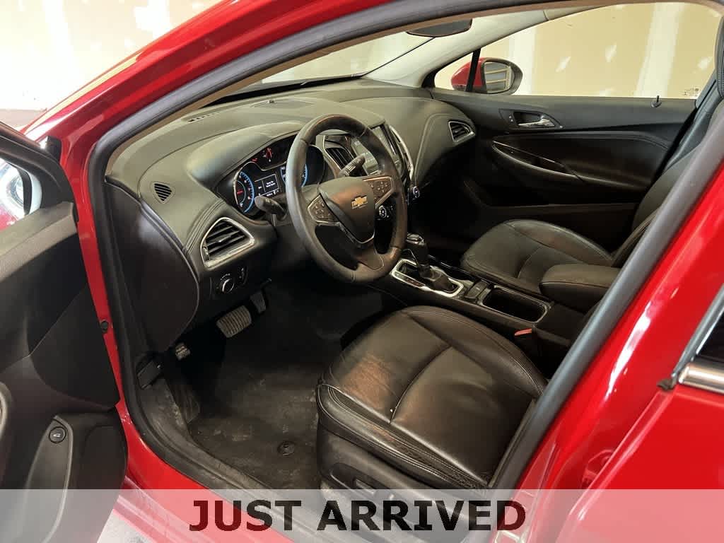 2016 Chevrolet Cruze Premier photo 2