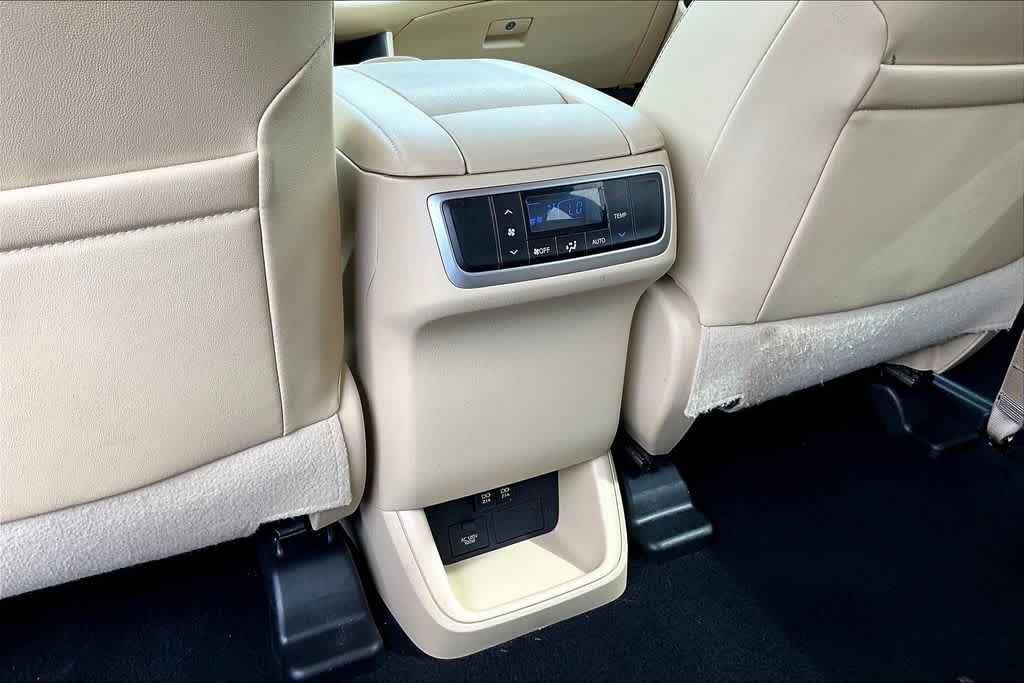 Thumbnail: 2018 Toyota Highlander - 25