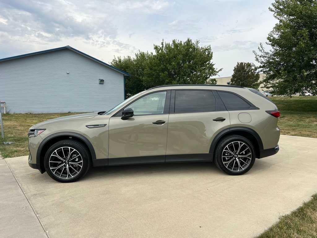 2025 Mazda CX-70 Premium photo 3