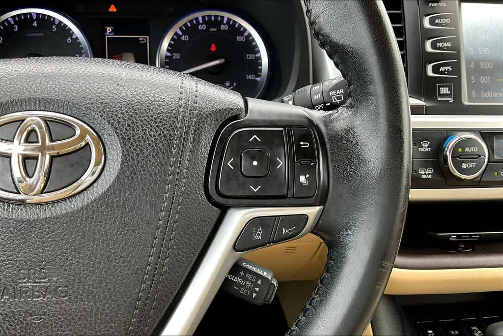 Thumbnail: 2018 Toyota Highlander - 21