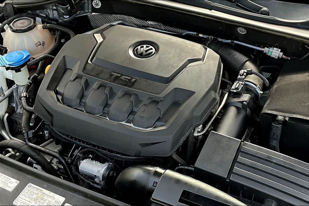 Thumbnail: 2018 Volkswagen Passat - 33