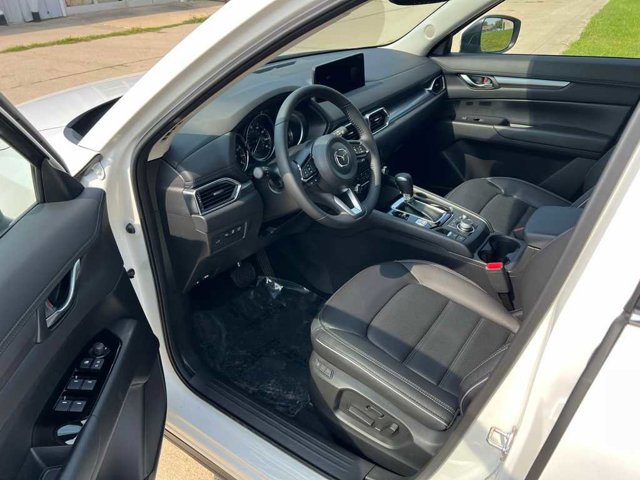2025 Mazda CX-5 2.5 S Preferred photo 2