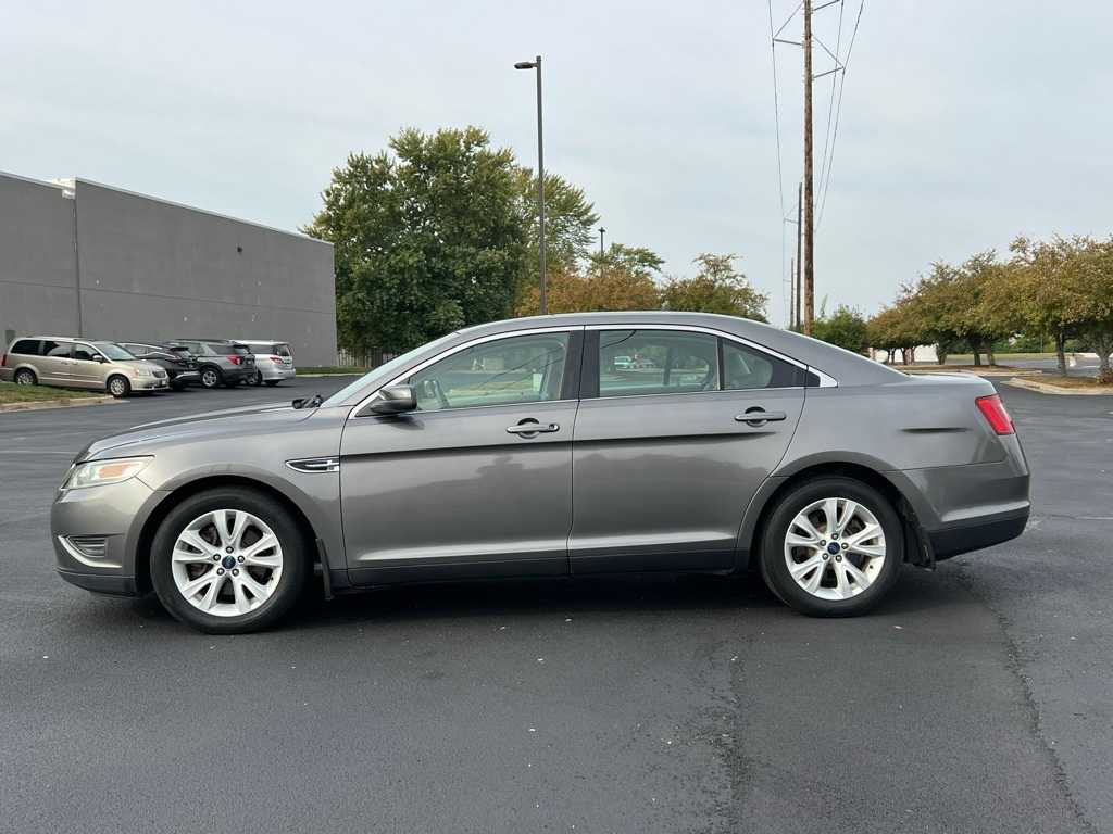 2012 Ford Taurus SEL photo 3