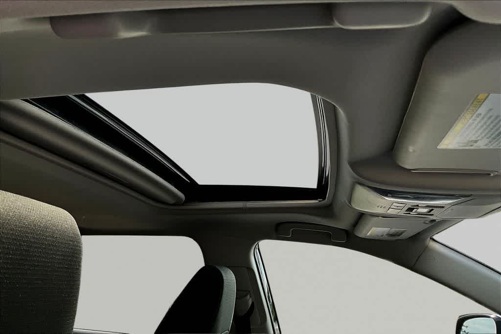 Thumbnail: 2021 Toyota RAV4 - 17
