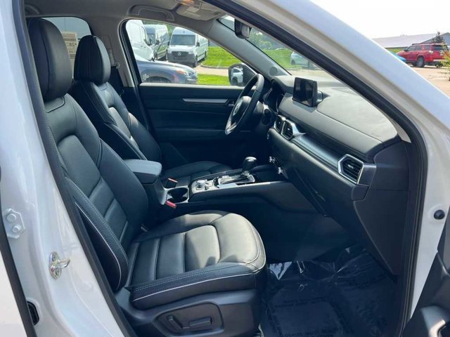 2025 Mazda CX-5 2.5 S Preferred photo 4