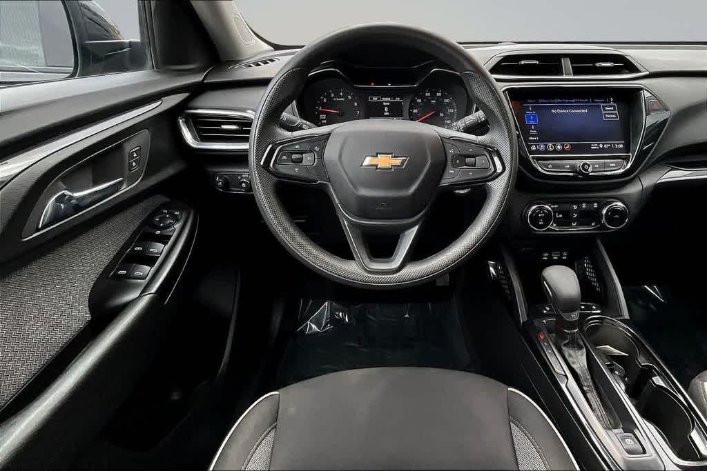 Thumbnail: 2023 Chevrolet TrailBlazer - 3