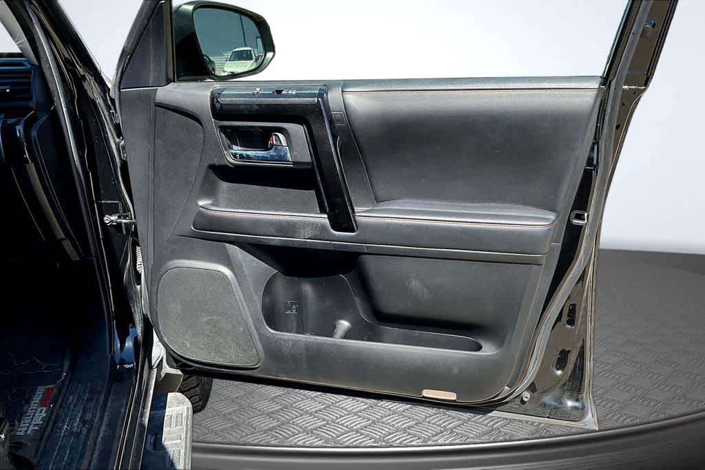 Thumbnail: 2020 Toyota 4Runner - 18