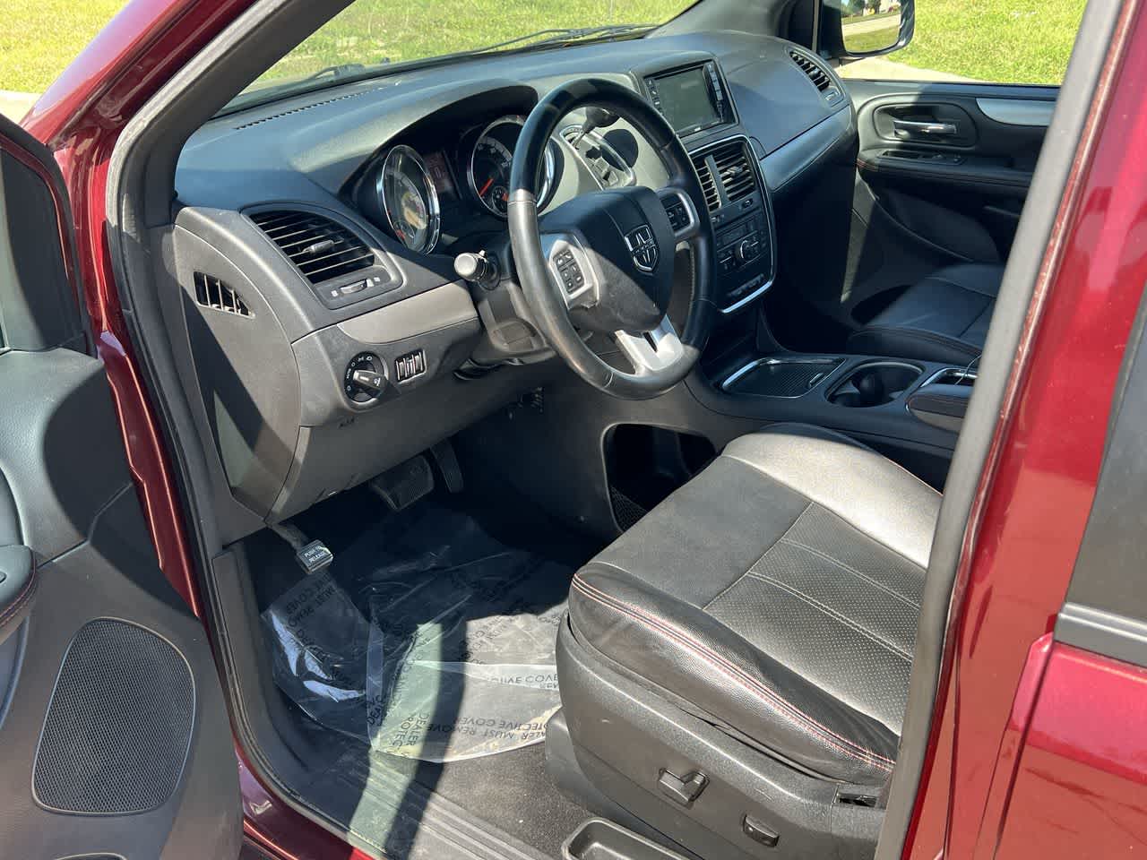 Used 2019 Dodge Grand Caravan GT with VIN 2C4RDGEG7KR641519 for sale in Urbandale, IA