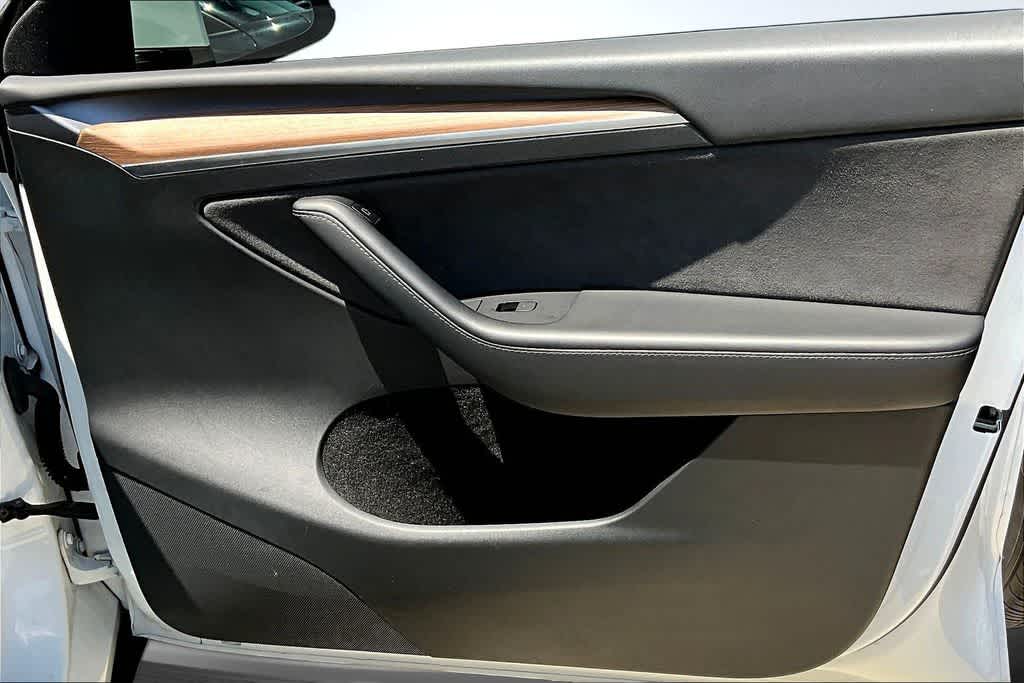 Thumbnail: 2023 Tesla Model Y - 19