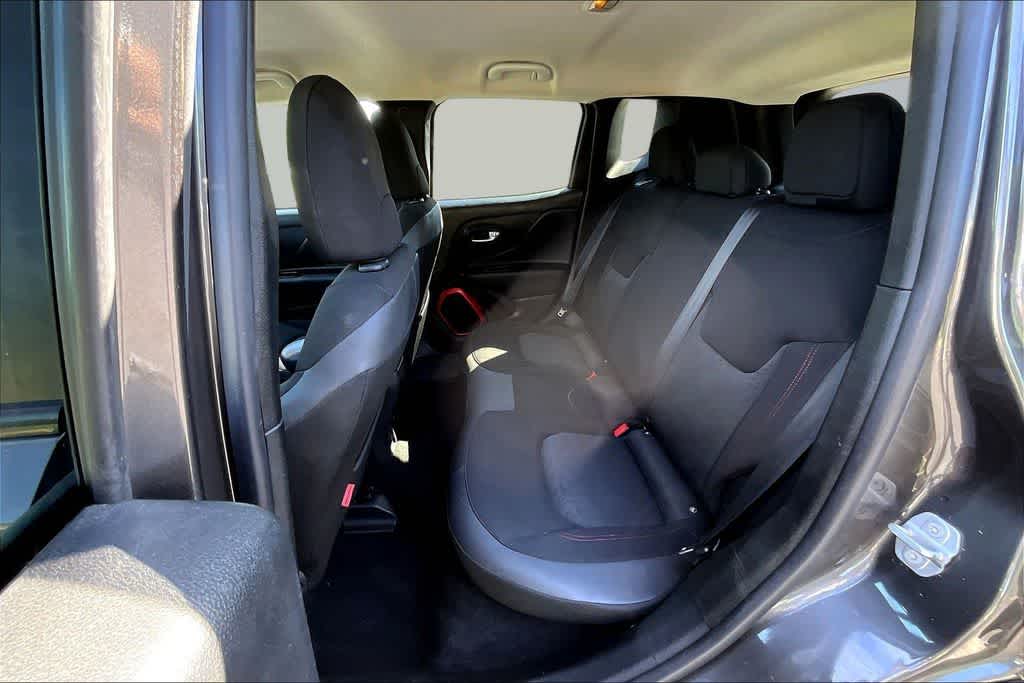 Thumbnail: 2017 Jeep Renegade - 26