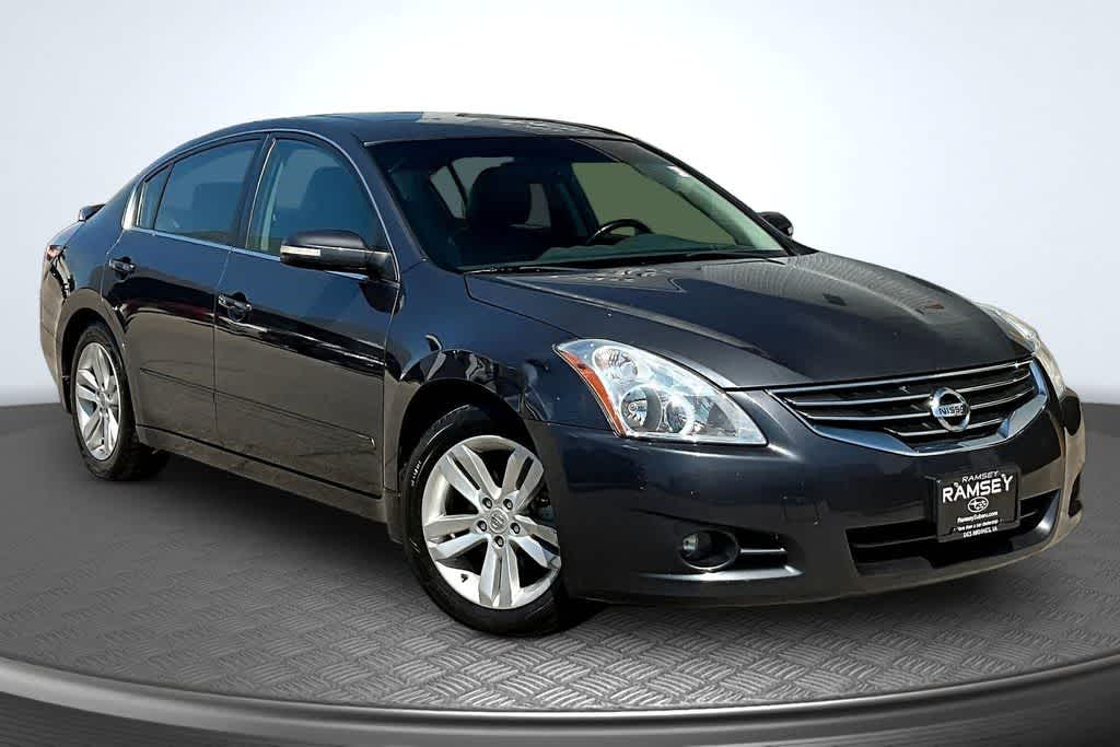 Thumbnail: 2012 Nissan Altima - 10