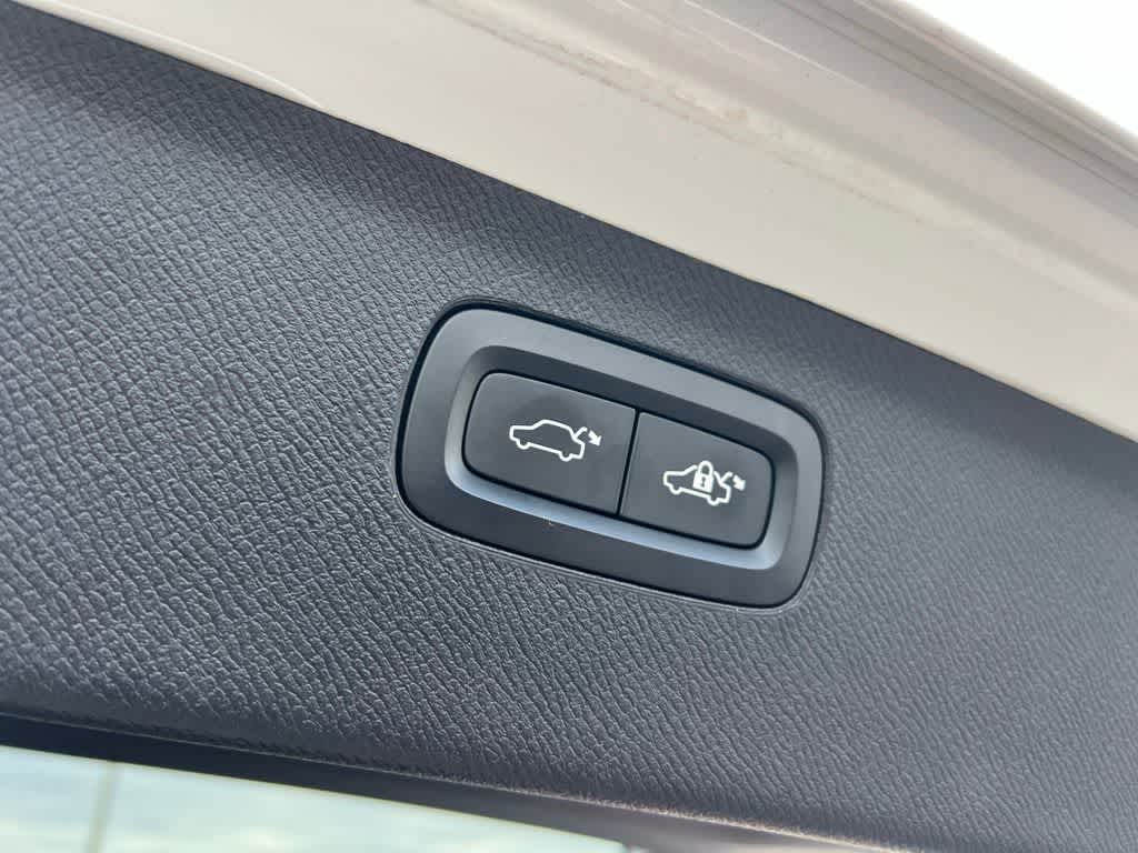 2019 Volvo XC90 Momentum - Photo 28