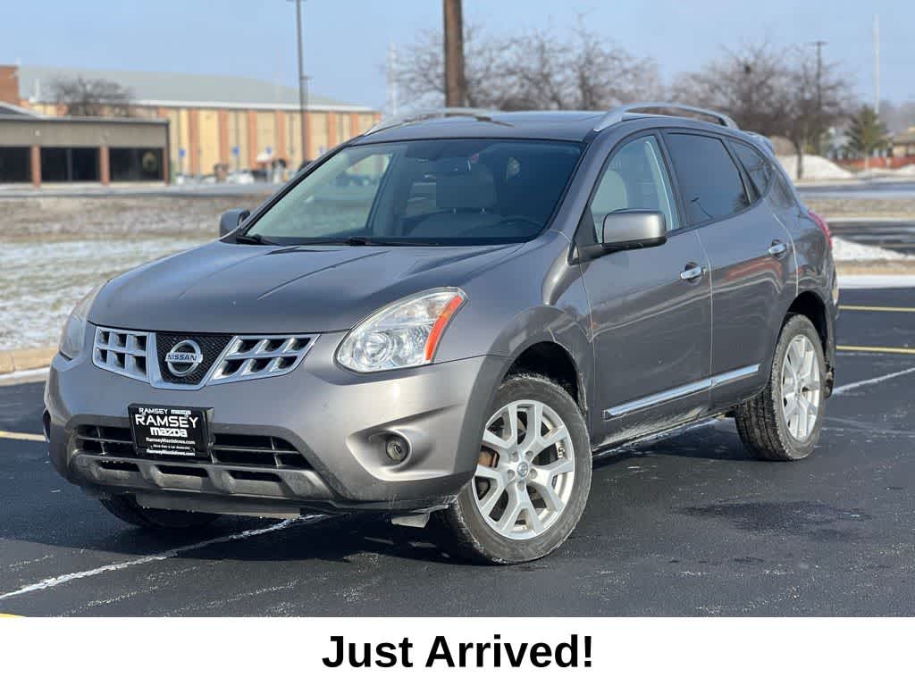 2011 Nissan Rogue SV's photo