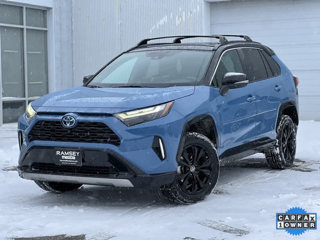 2022 Toyota RAV4 XSE's photo