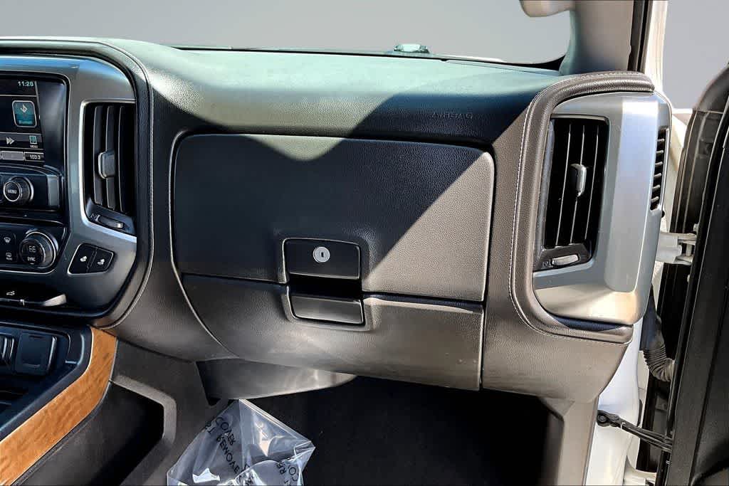 Thumbnail: 2015 Chevrolet Silverado 1500 - 16