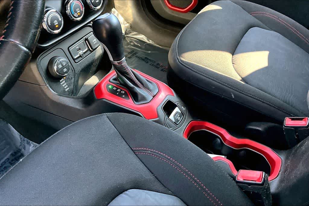 Thumbnail: 2017 Jeep Renegade - 12