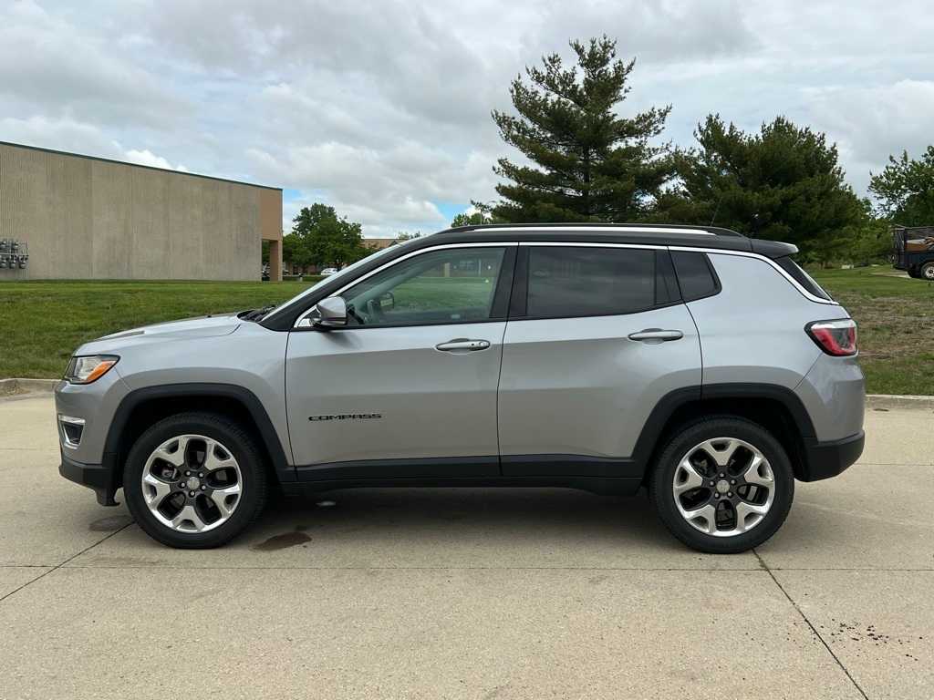 Used 2018 Jeep Compass Limited with VIN 3C4NJDCB4JT101926 for sale in Urbandale, IA