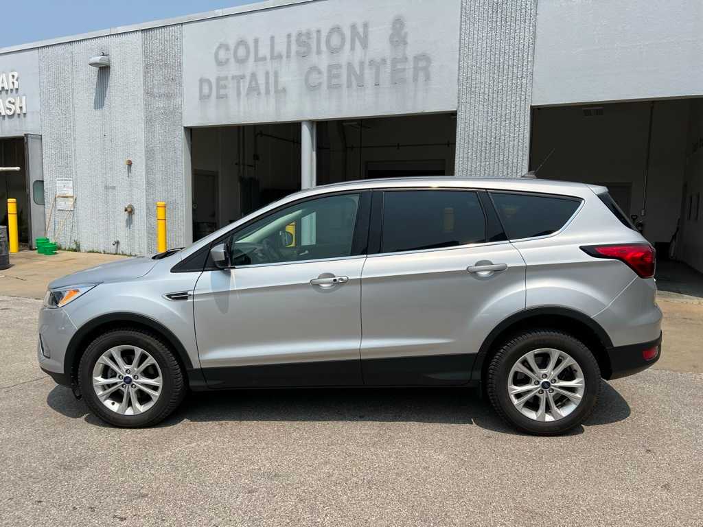 Used 2019 Ford Escape SE with VIN 1FMCU0GD8KUB04057 for sale in Urbandale, IA