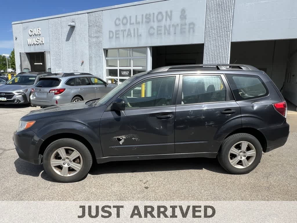 Used 2013 Subaru Forester X with VIN JF2SHABC1DH411723 for sale in Urbandale, IA
