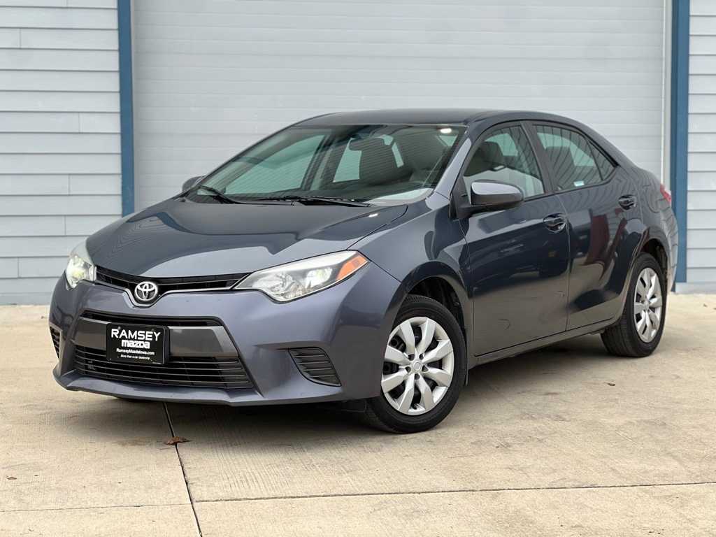 2015 Toyota Corolla LE's photo