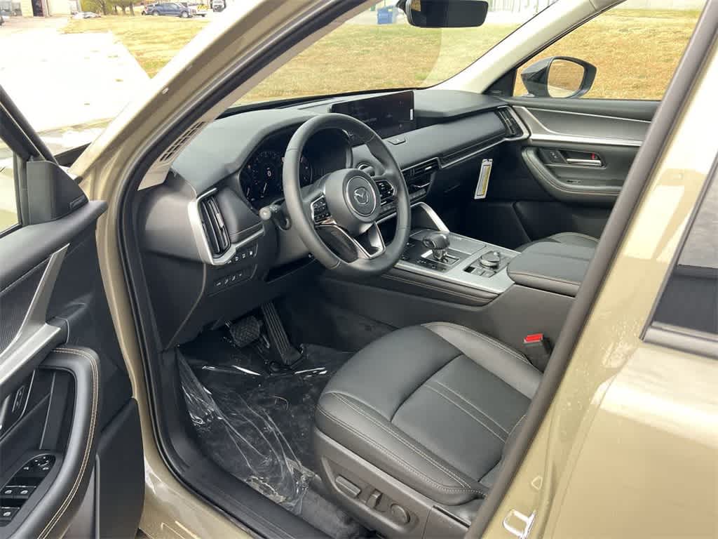 2025 Mazda CX-70 Premium photo 2