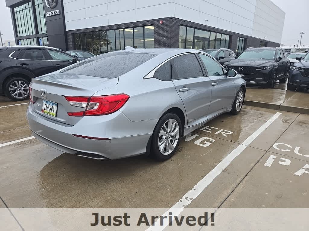 2018 Honda Accord LX 1.5T photo 2