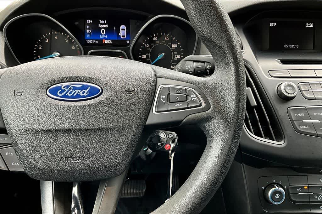 Thumbnail: 2016 Ford Focus - 19
