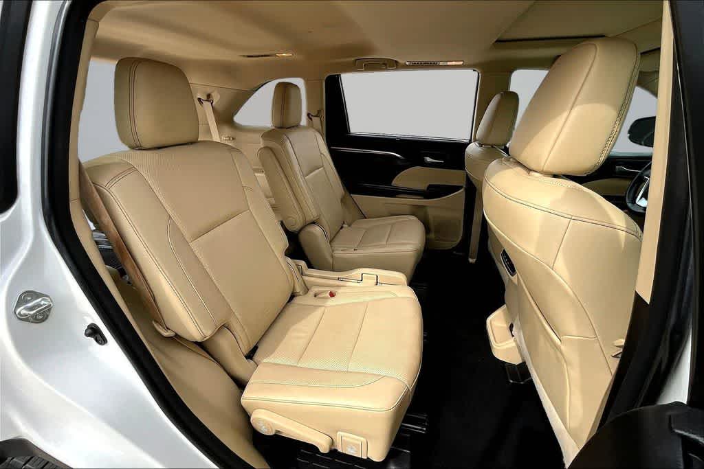Thumbnail: 2018 Toyota Highlander - 29