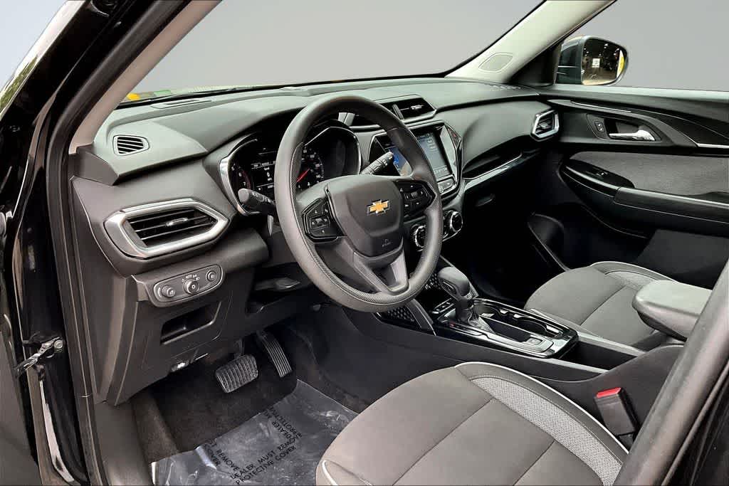 Thumbnail: 2023 Chevrolet TrailBlazer - 11