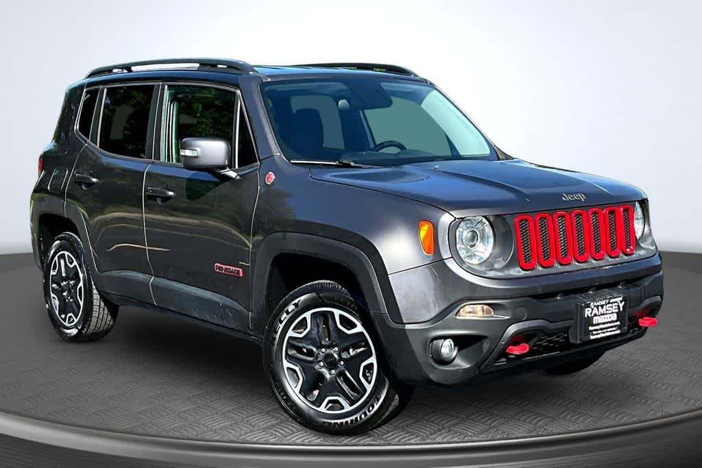Thumbnail: 2017 Jeep Renegade - 9