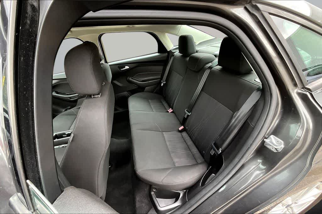 Thumbnail: 2016 Ford Focus - 25