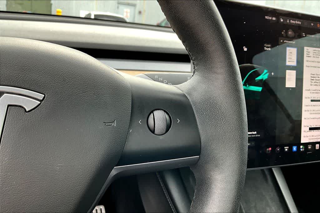Thumbnail: 2022 Tesla Model Y - 21