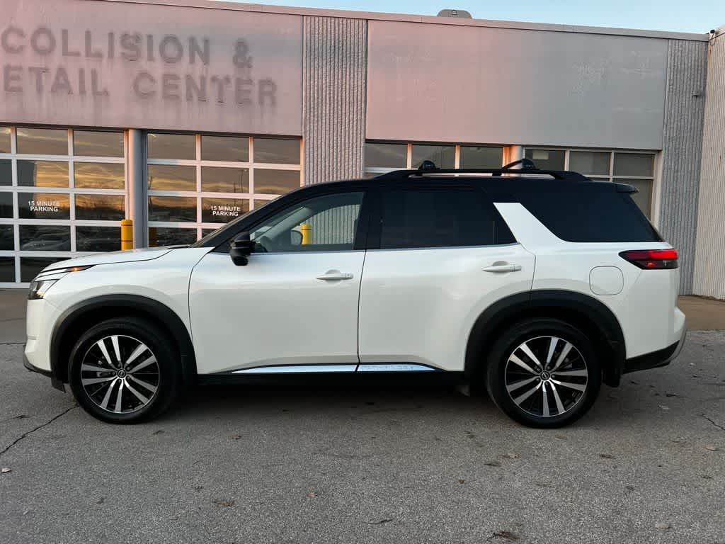 Used 2024 Nissan Pathfinder Platinum SUV