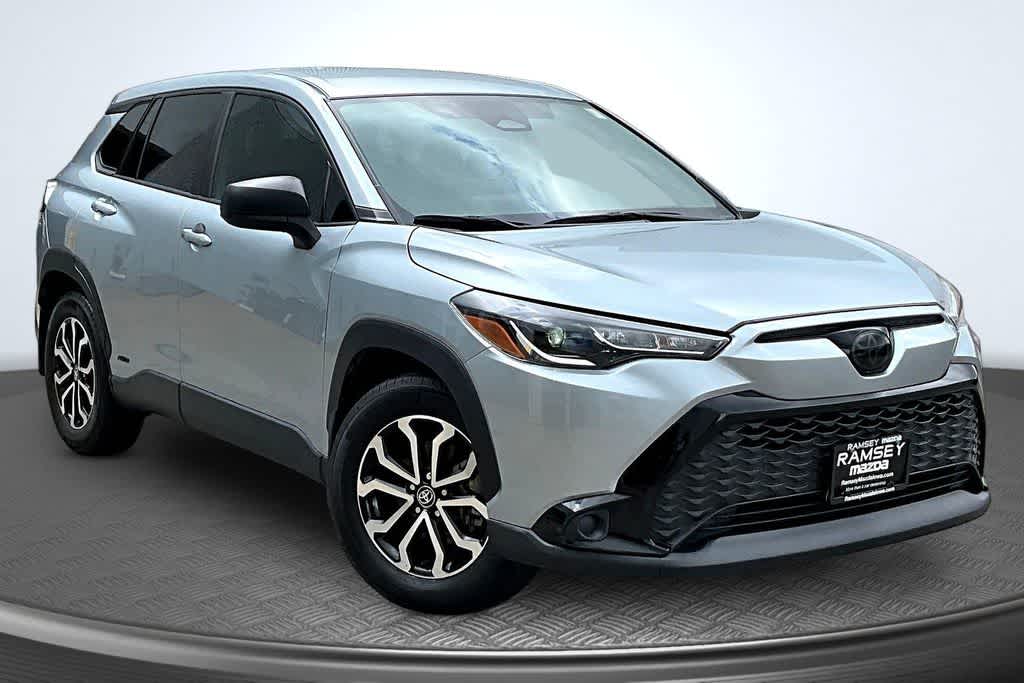 2024 Toyota Corolla Cross S - Photo 11