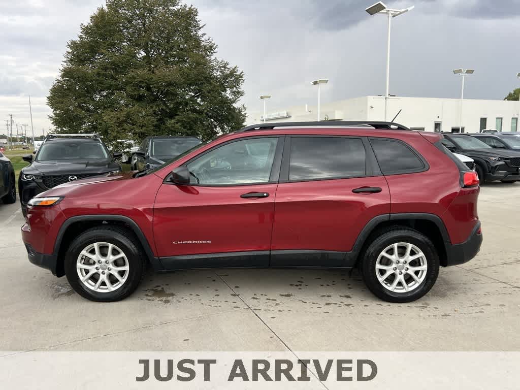 2017 Jeep Cherokee Sport photo 2