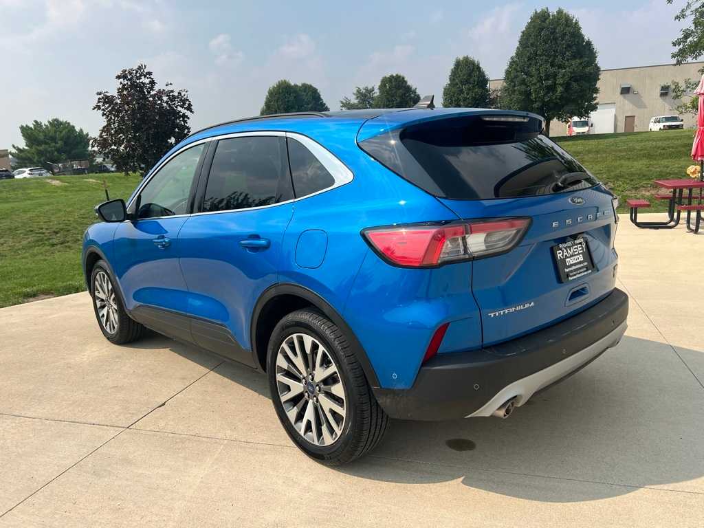 2020 Ford Escape Titanium Hybrid photo 4