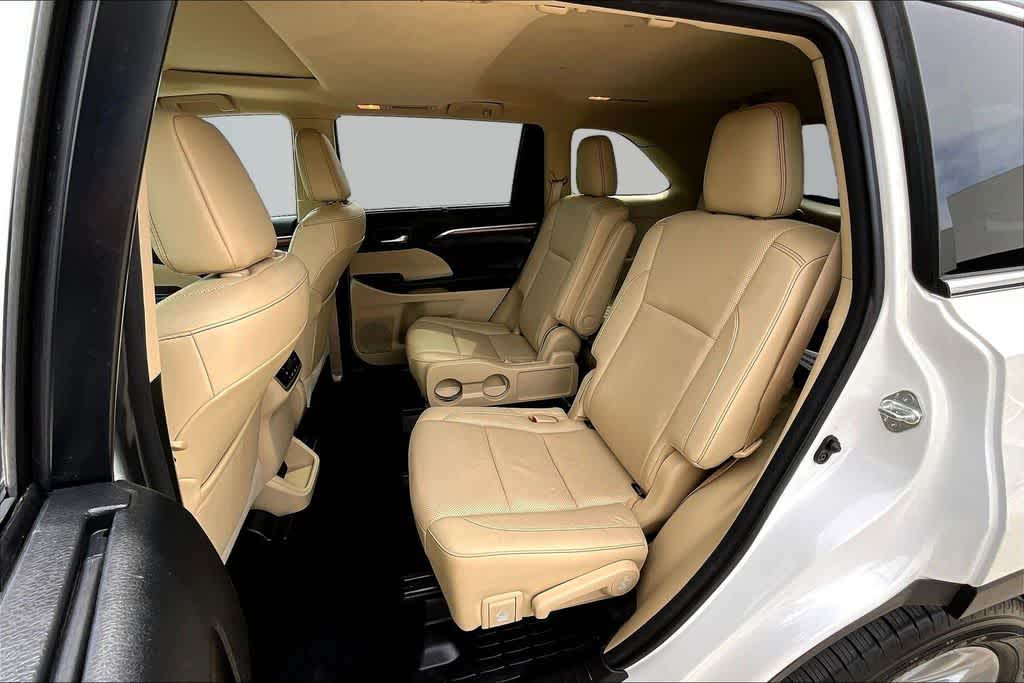 Thumbnail: 2018 Toyota Highlander - 28