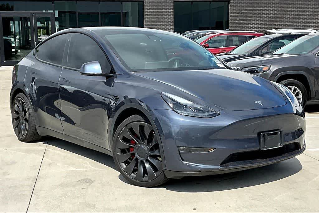 Used 2022 Tesla Model Y Performance with VIN 7SAYGDEF1NF322158 for sale in Urbandale, IA