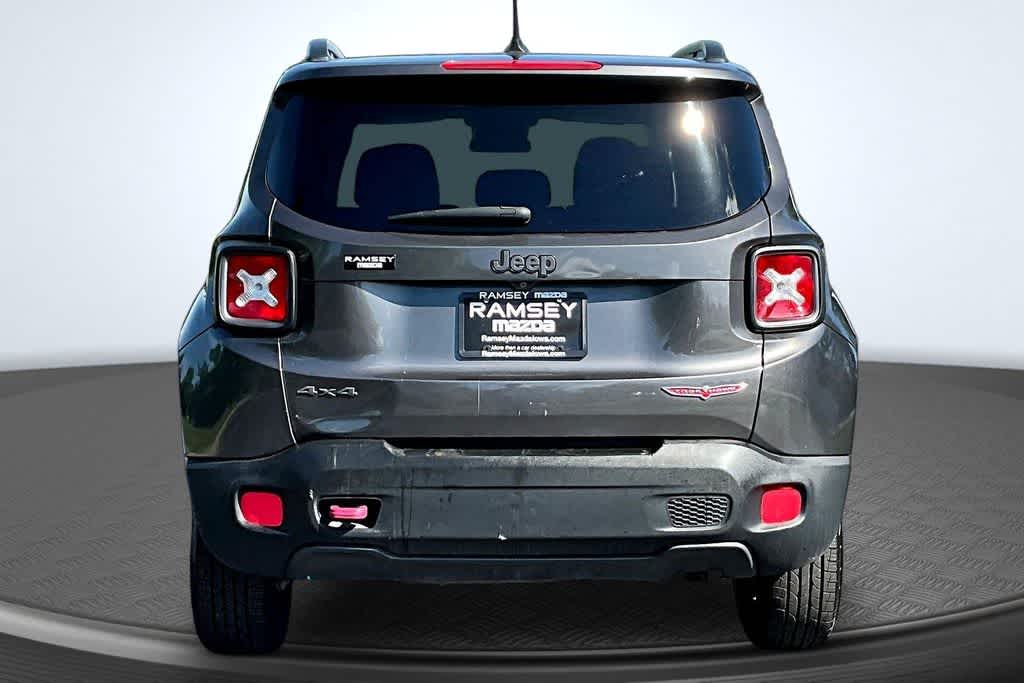 Thumbnail: 2017 Jeep Renegade - 3