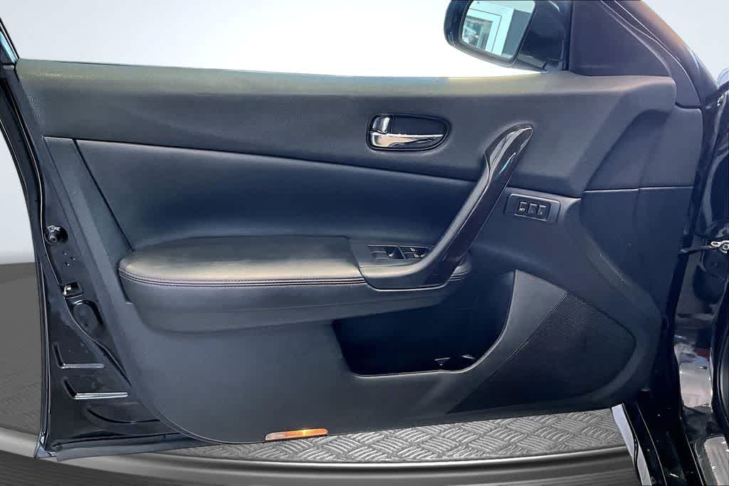Thumbnail: 2012 Nissan Maxima - 17