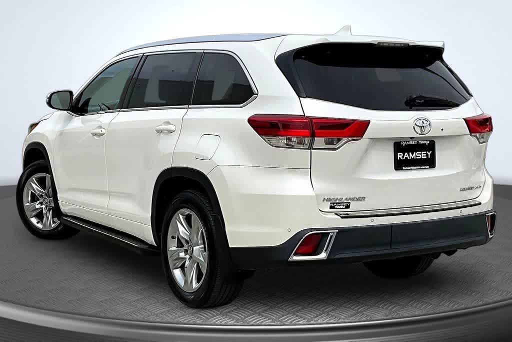 Thumbnail: 2018 Toyota Highlander - 12