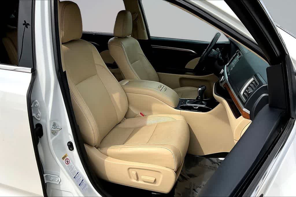Thumbnail: 2018 Toyota Highlander - 7