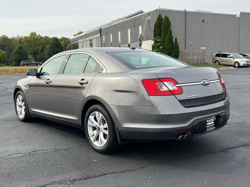2012 Ford Taurus SEL photo 4